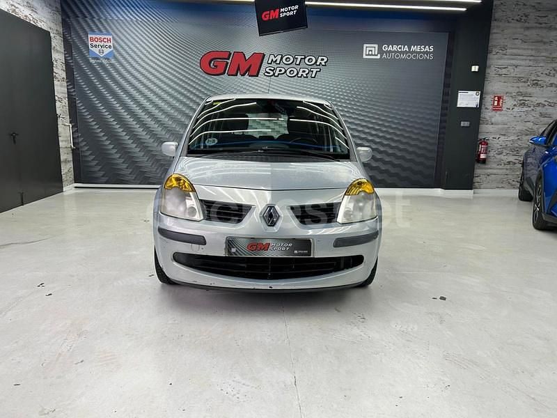 Usado Renault Modus Dynamique 100 CV (73 kW) 2005 Gris / plata Monovolumen