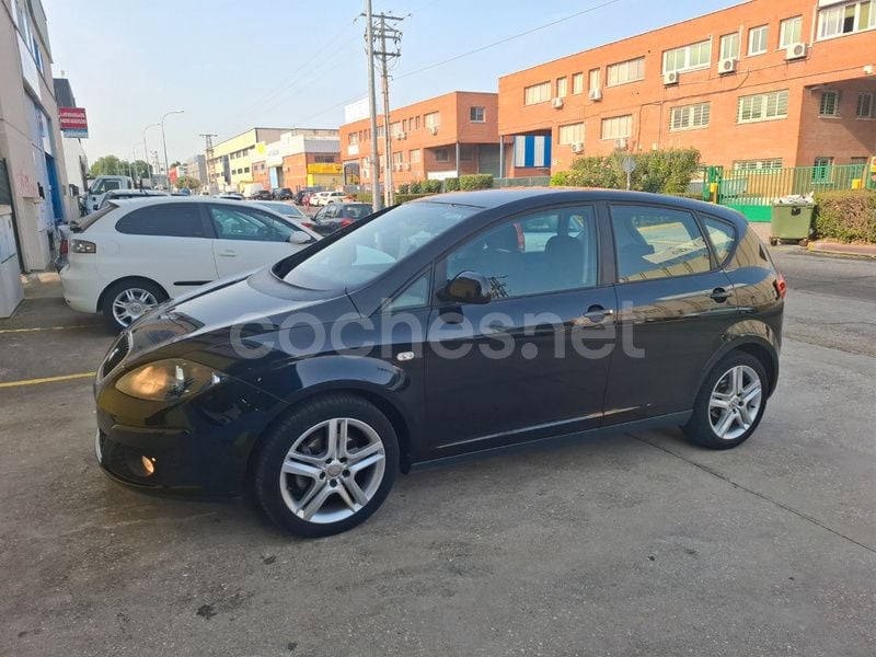 Negro Usado 2012 Seat Altea Style Monovolumen | 7000 € (Precio justo) - Imagen 1/4