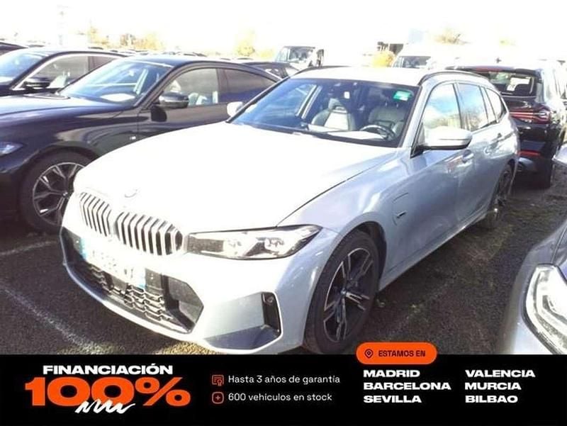 Gris Usado 2023 BMW 330e Comfort Edition Familiar | 33.850 € (Precio justo) - Imagen 1/4