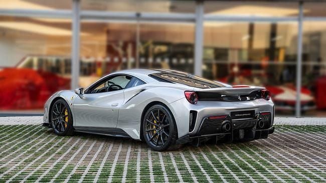 Używany Ferrari 488 721 KM (530 kW) 2019 Szary Coupe