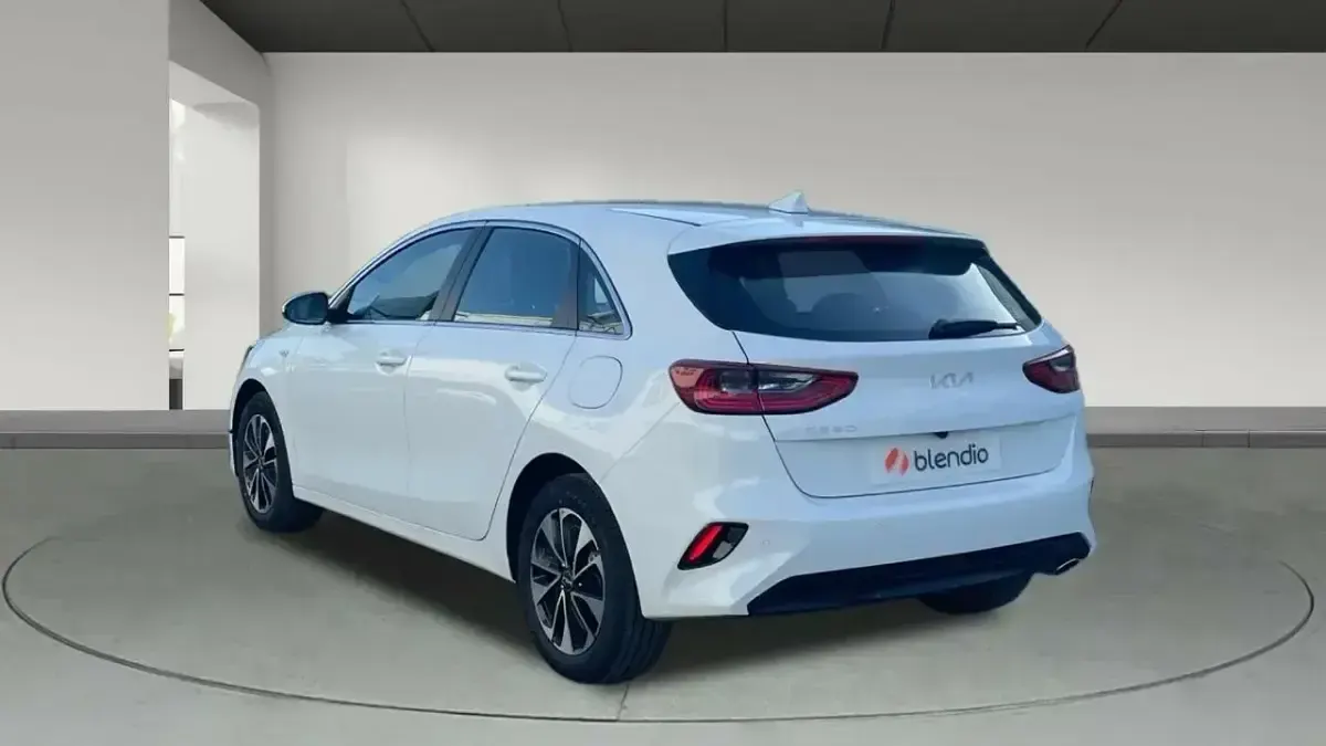 Usado Kia Ceed 100 CV (73 kW) 2025 Blanco Utilitario