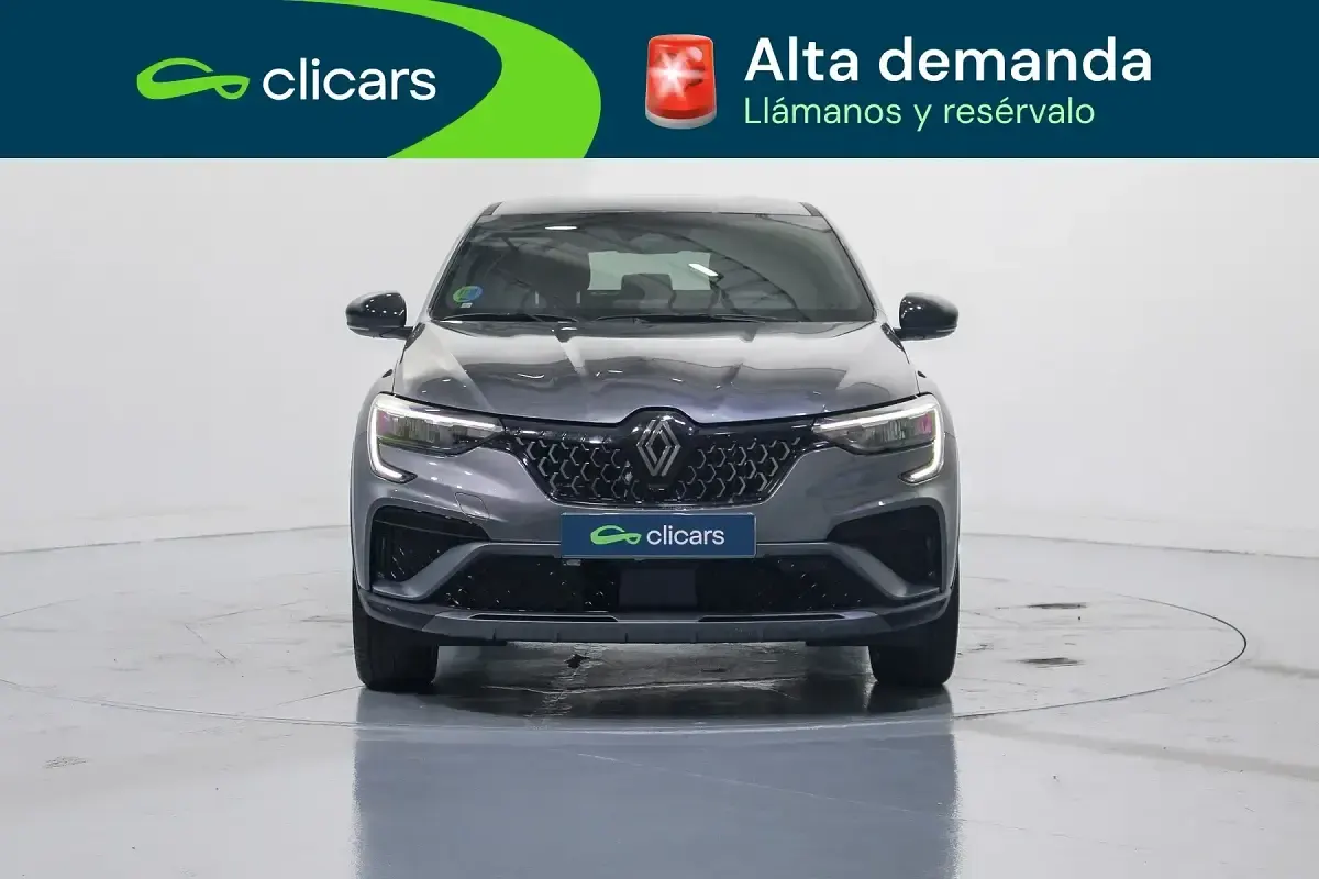 Usado Renault Arkana Esprit Alpine 145 CV (106 kW) 2025 Gris / plata SUV