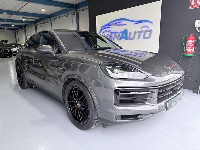 Usado Porsche Cayenne 470 CV (345 kW) 2024 Gris / plata SUV