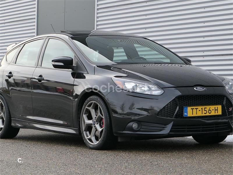 Usado Ford Focus ST 250 CV (183 kW) 2014 Negro Berlina