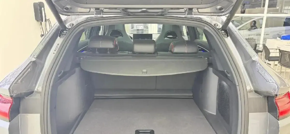 Usado BYD Seal U Comfort 160 kW (218 CV) 2025 Time grey SUV