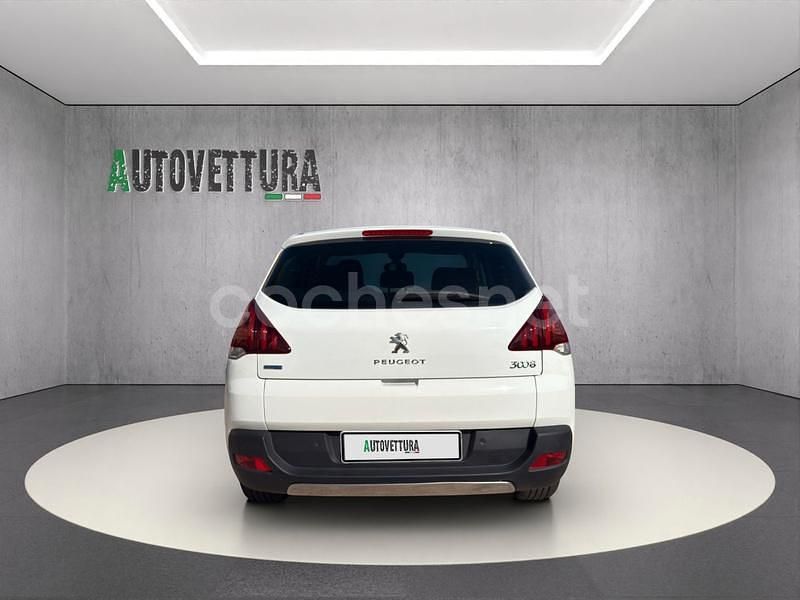 Usado Peugeot 3008 Access 120 CV (88 kW) 2015 Blanco Berlina