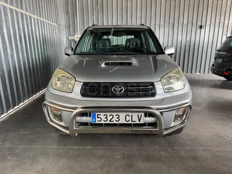 Usado Toyota RAV4 Sol 116 CV (85 kW) 2004 Gris / plata SUV