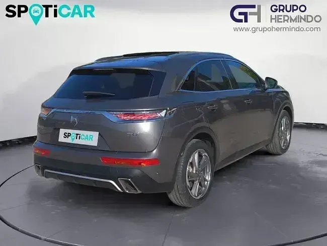 Usado DS Automobiles DS7 Crossback So Chic 300 CV (220 kW) 2021 Gris SUV