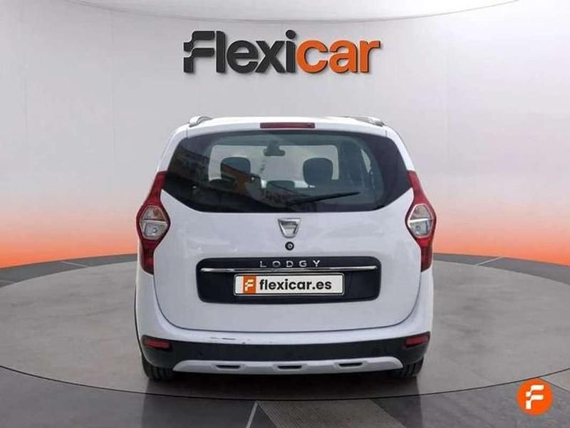Usado Dacia Lodgy Comfort 116 CV (85 kW) 2022 Blanco Monovolumen