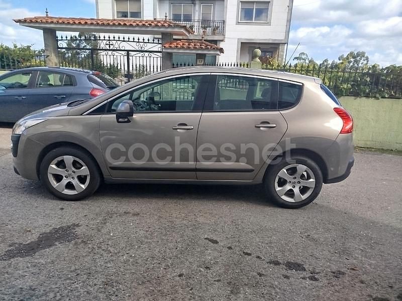 Usado Peugeot 3008 Active 112 CV (82 kW) 2012 Gris / plata Berlina
