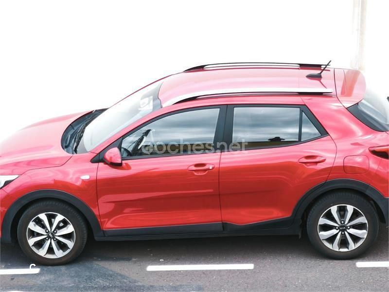 Usado Kia Stonic 100 CV (73 kW) 2021 Rojo SUV