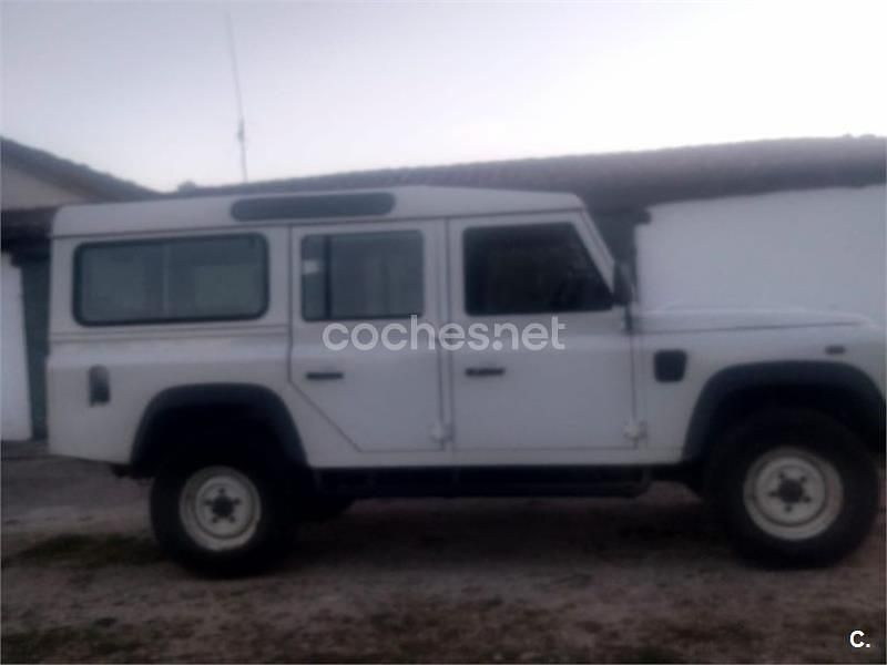 Usado Land Rover Defender S 122 CV (89 kW) 2007 Blanco Familiar