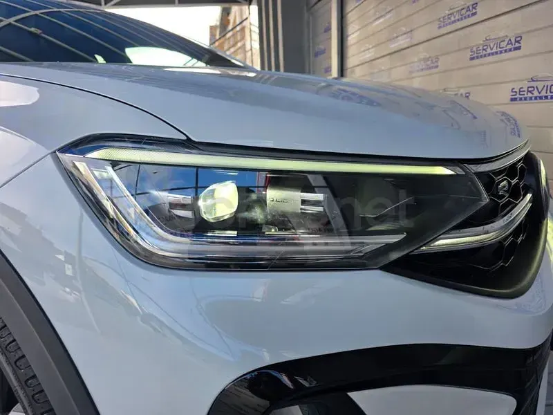 Usado VW Taigo R-line 116 CV (85 kW) 2025 Blanco SUV