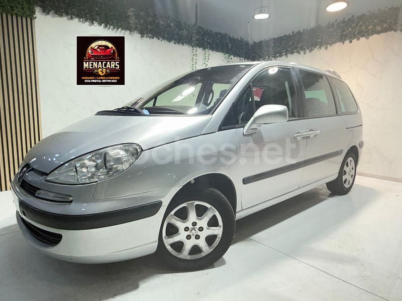 Gris / plata Usado 2006 Peugeot 807 Monovolumen | 4999 € (Precio justo) - Imagen 1/4