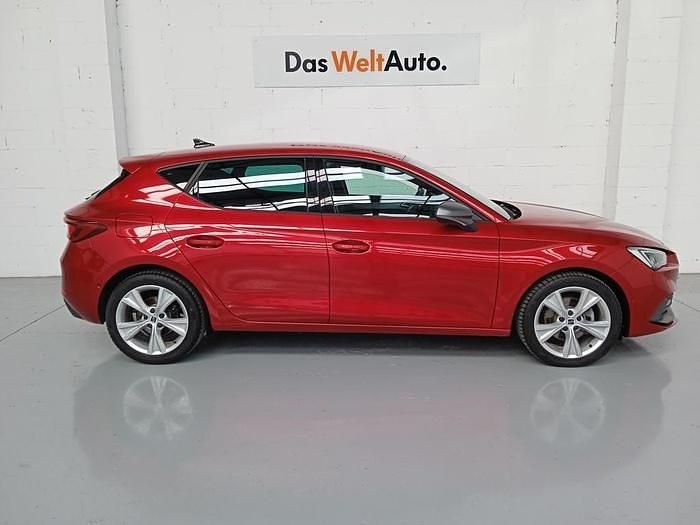 Usado Seat Leon FR 116 CV (85 kW) 2025 Rojo