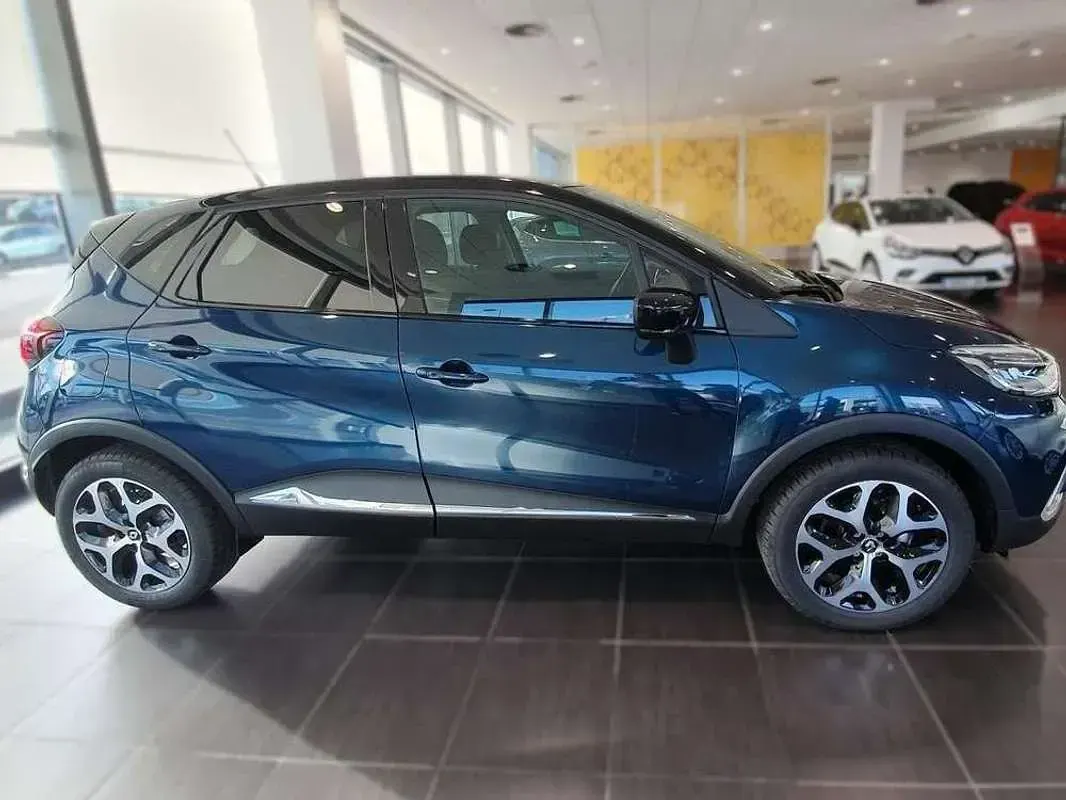 Usado Renault Captur Zen 110 CV (80 kW) 2018 Azul SUV