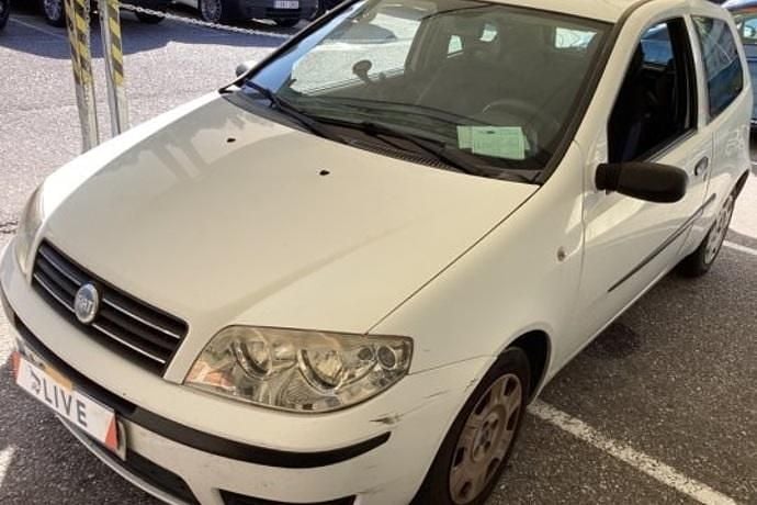 Usado Fiat Punto Active 70 CV (51 kW) 2006 Utilitario