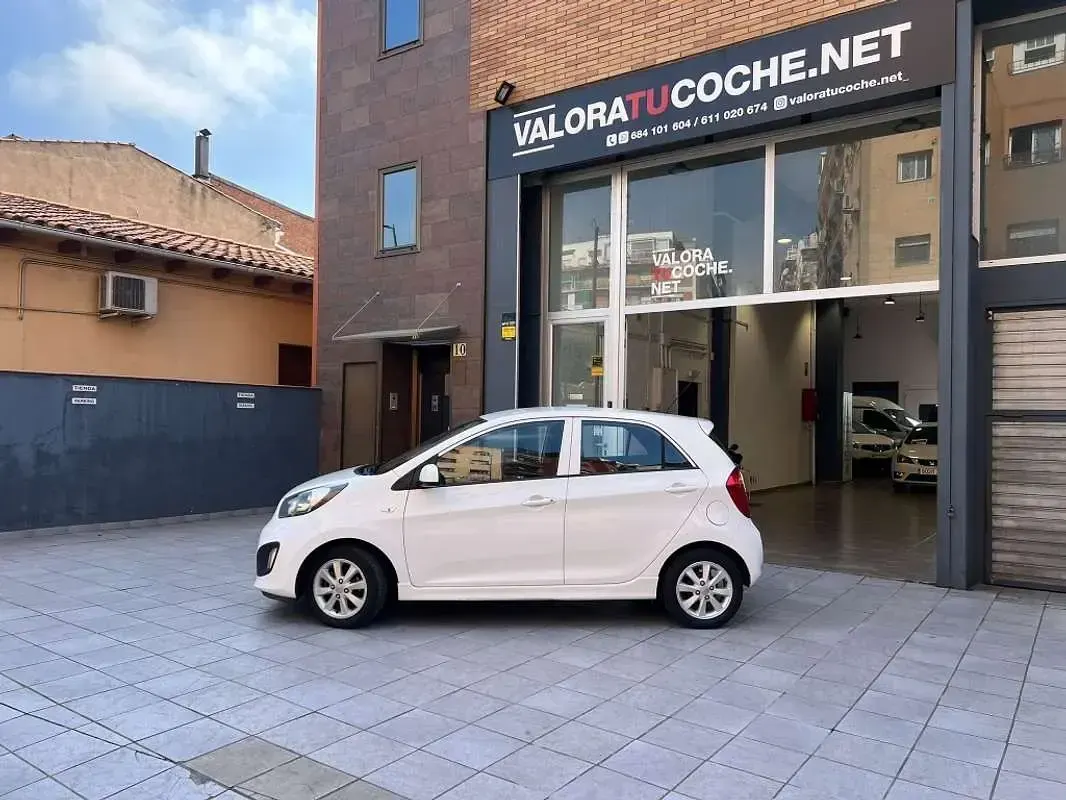 Usado Kia Picanto 69 CV (50 kW) 2011 Blanco Utilitario