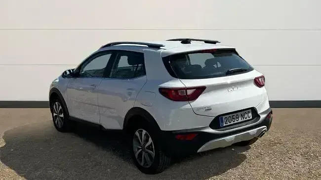 Usado Kia Stonic 100 CV (73 kW) 2025 Blanco SUV
