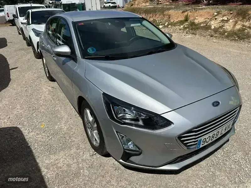 Usado Ford Focus Trend+ 125 CV (91 kW) 2021 Gris