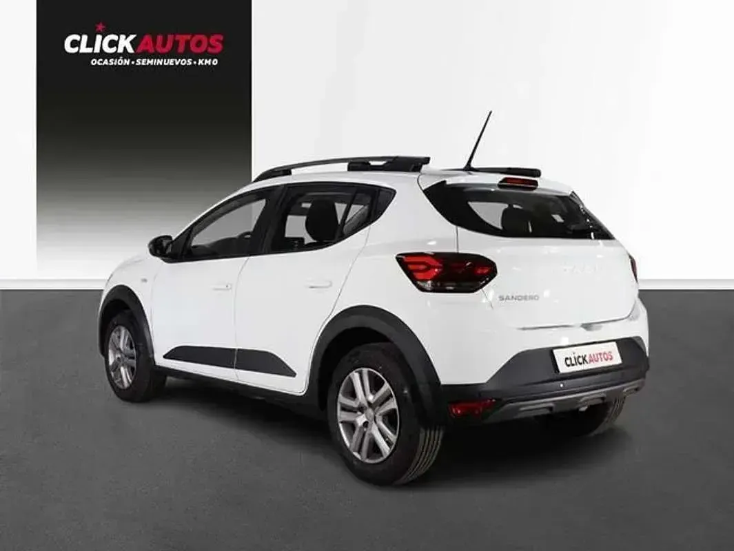 Usado Dacia Sandero Expression 91 CV (66 kW) 2023 Blanco Utilitario