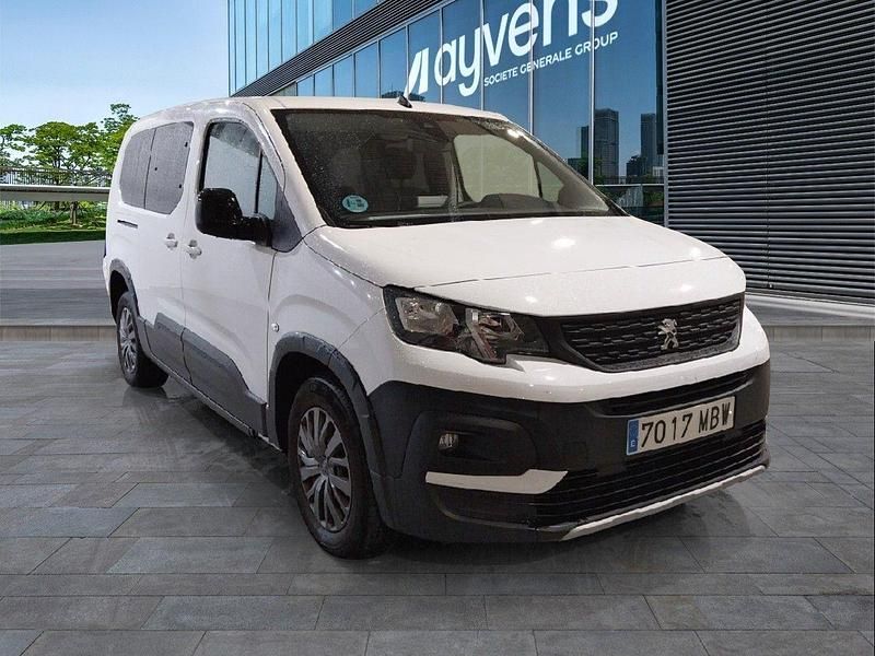 Usado Peugeot Rifter Active 100 CV (73 kW) 2022 Blanco Monovolumen