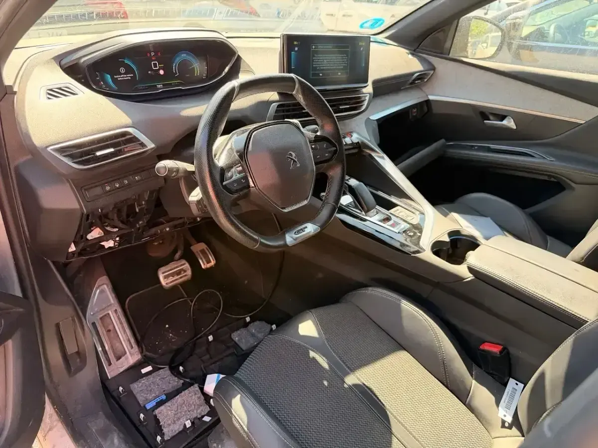 Usado Peugeot 3008 GT 300 CV (220 kW) 2022 Gris SUV