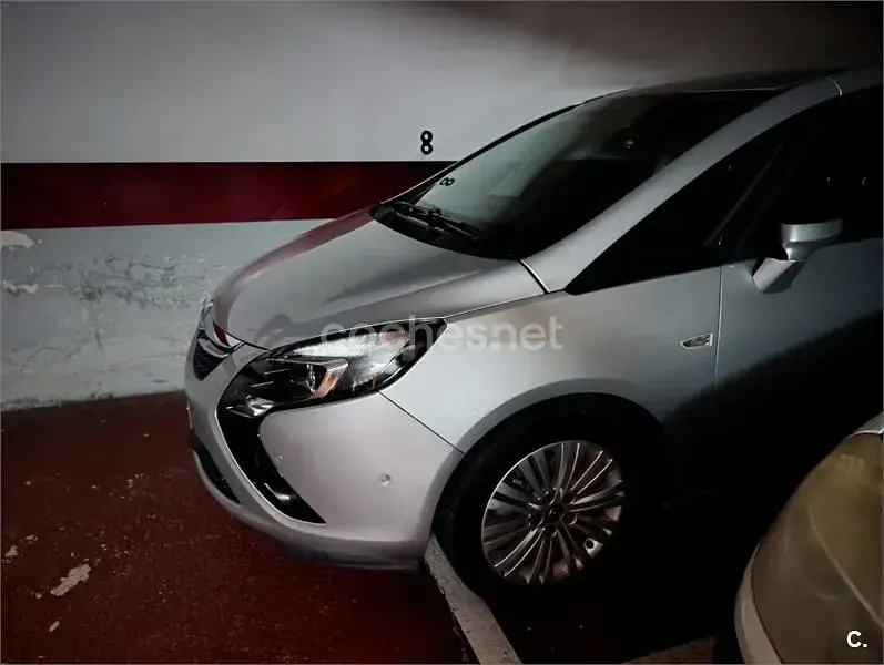Usado Opel Zafira Tourer Selective 136 CV (100 kW) 2016 Gris / plata Monovolumen