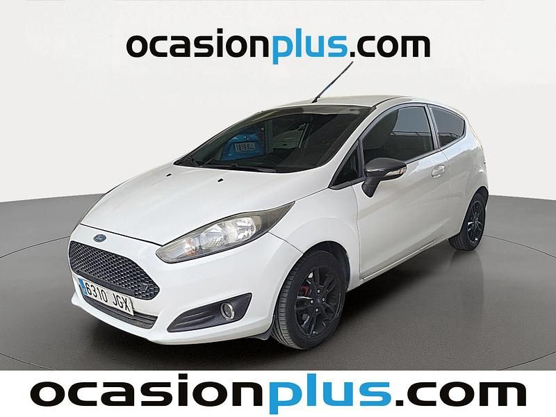 Usado Ford Fiesta Trend 101 CV (74 kW) 2015 Blanco Utilitario