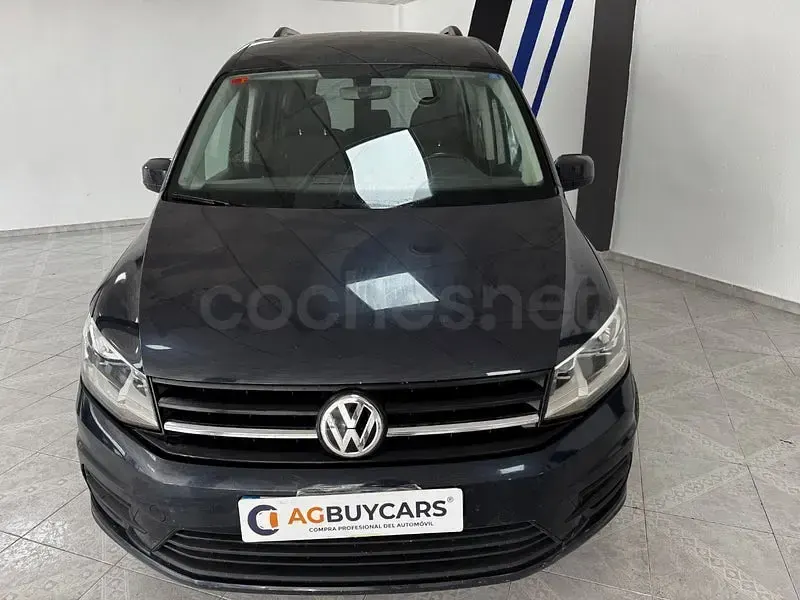 Usado VW Caddy Beach 102 CV (75 kW) 2018 Negro Monovolumen