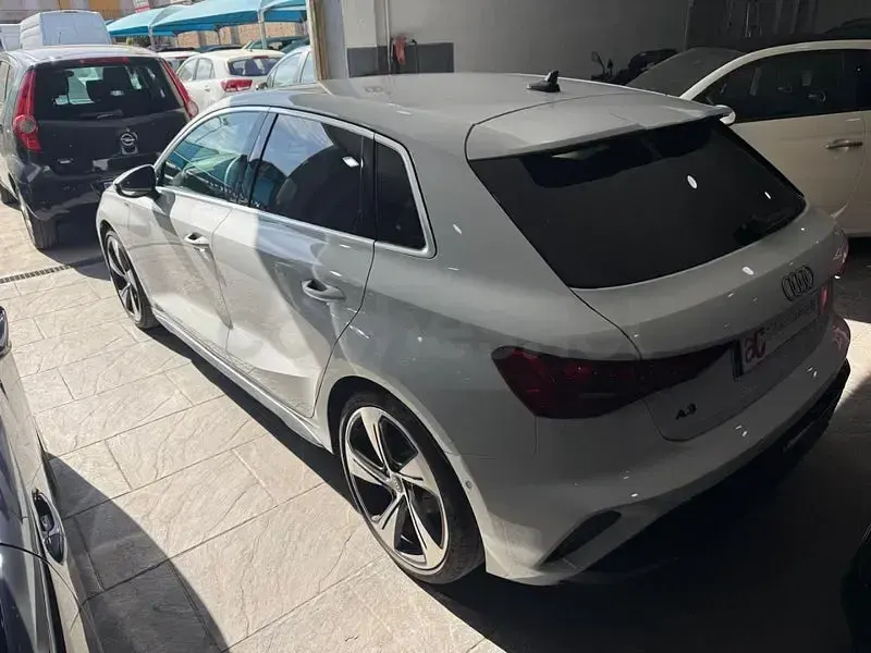 Usado Audi A3 S-Line 150 CV (110 kW) 2025 Blanco Berlina