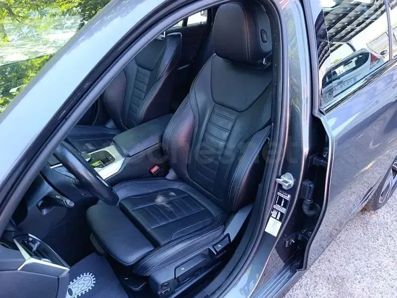 Usado BMW 318 150 CV (110 kW) 2022 Gris / plata Familiar