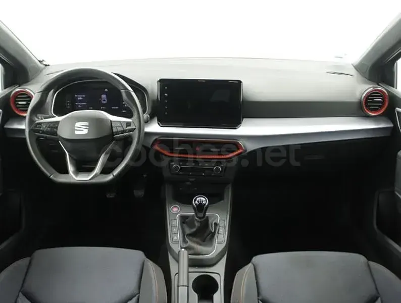 Usado Seat Ibiza FR 115 CV (84 kW) 2025 Gris / plata Utilitario