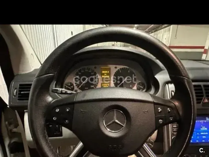 Käytetty Mercedes B180 Sport Edition 109 HP (80 kW) 2011 Valkoinen Tila-auto