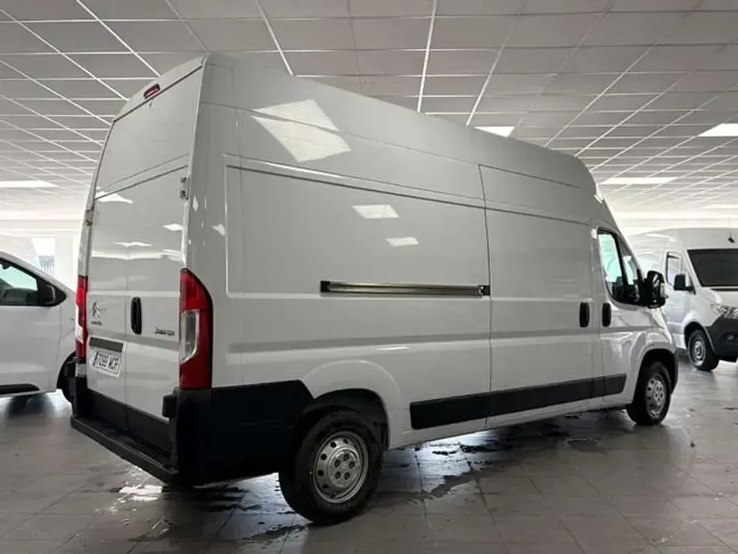 Usado Citroën Jumper 140 CV (102 kW) 2023 Blanco Monovolumen