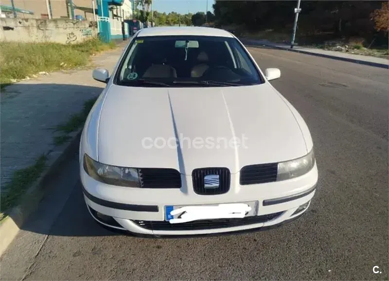 Usado Seat Leon 105 CV (77 kW) 2002 Blanco Utilitario