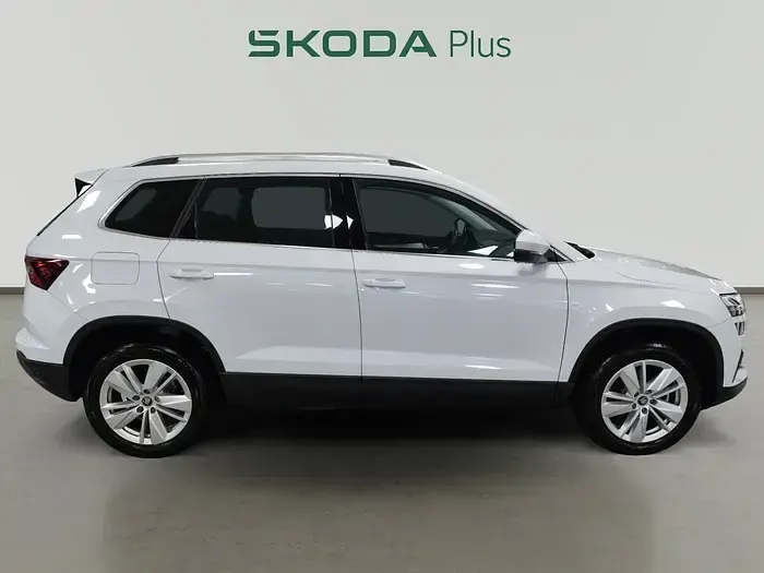 Usado Skoda Karoq Selection 150 CV (110 kW) 2025 Blanco SUV