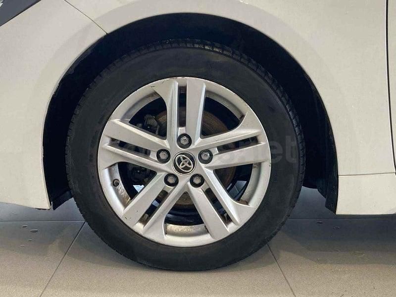 Usado Toyota Corolla Active 122 CV (89 kW) 2022 Blanco Berlina