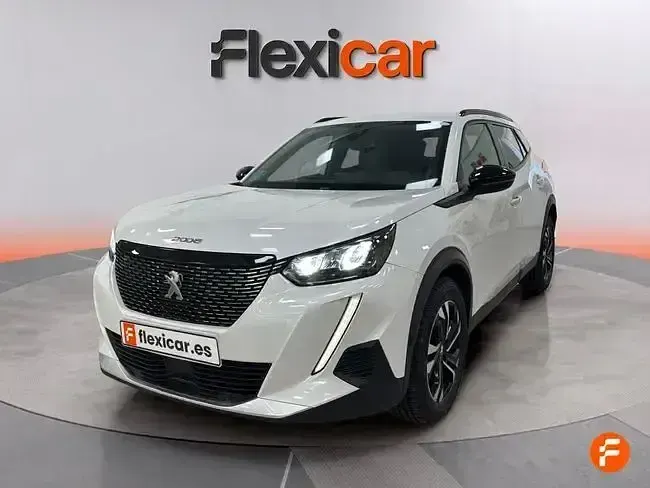 Usado Peugeot 2008 Allure 130 CV (95 kW) 2023 Blanco SUV