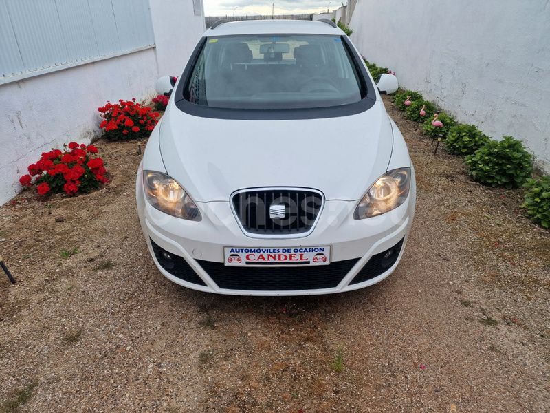 Blanco Usado 2010 Seat Altea XL Ecomotive Monovolumen | 6400 € (Precio justo) - Imagen 1/4