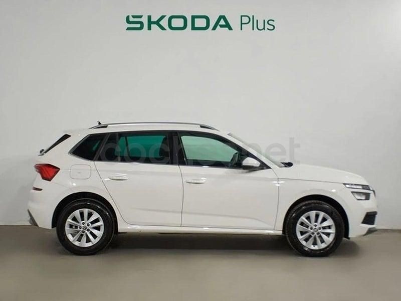 Usado Skoda Kamiq 95 CV (69 kW) 2022 Blanco SUV
