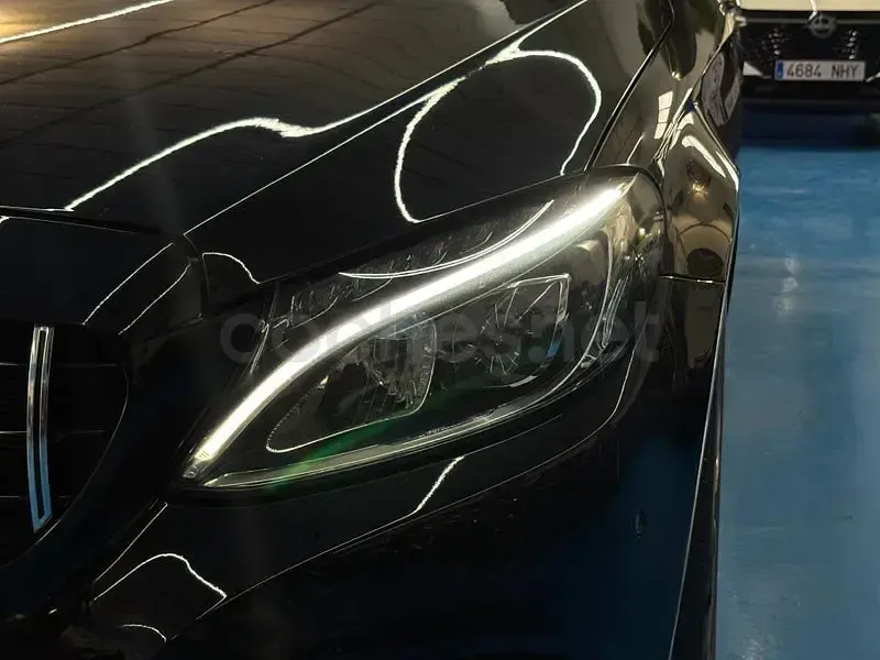 Usado Mercedes C220 170 CV (125 kW) 2017 Negro Familiar