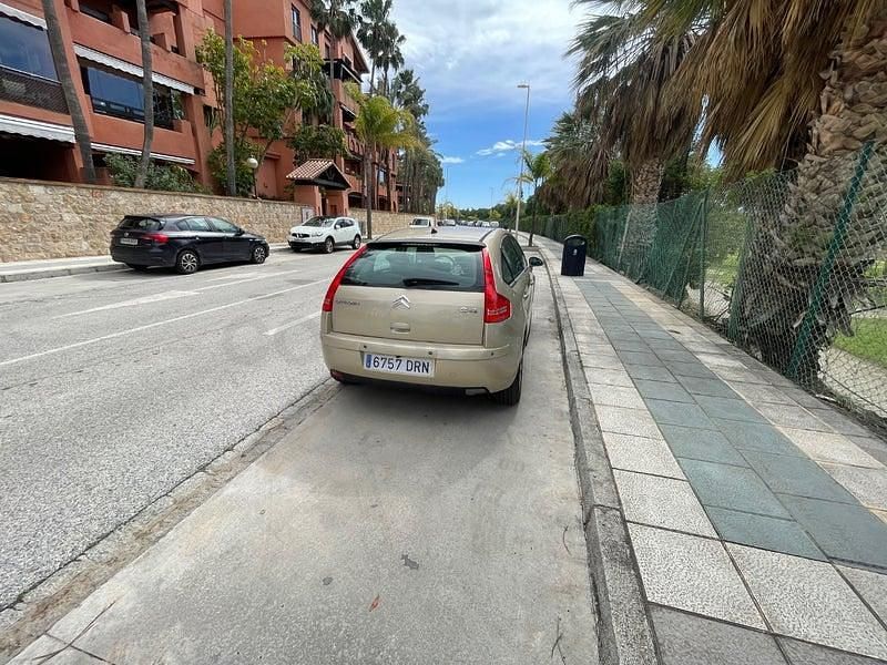 Usado Citroën C4 Exclusive 138 CV (101 kW) 2005 Beige Berlina