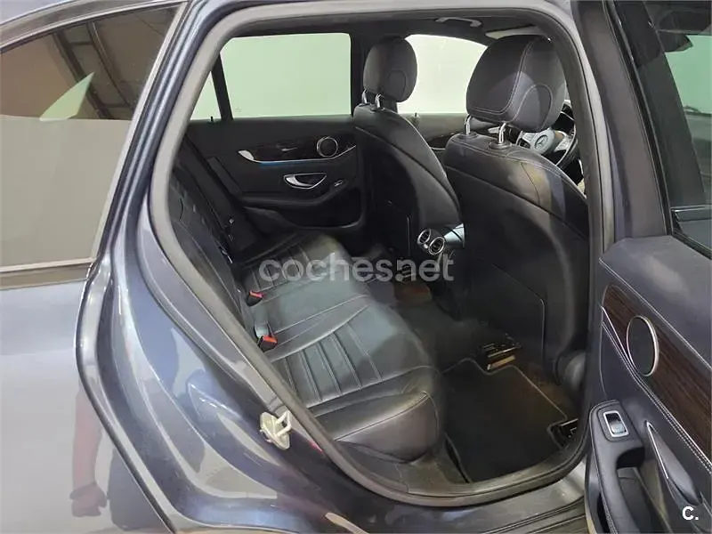 Usado Mercedes GLC250 AMG line 211 CV (155 kW) 2016 Gris / plata SUV