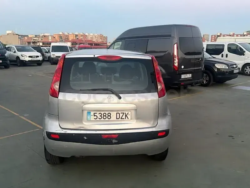 Usado Nissan Note Visia 88 CV (64 kW) 2006 Gris / plata Utilitario