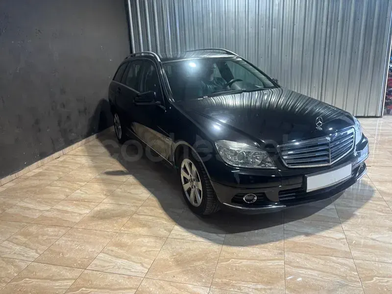 Usado Mercedes C180 Elegance 156 CV (114 kW) 2010 Negro Familiar