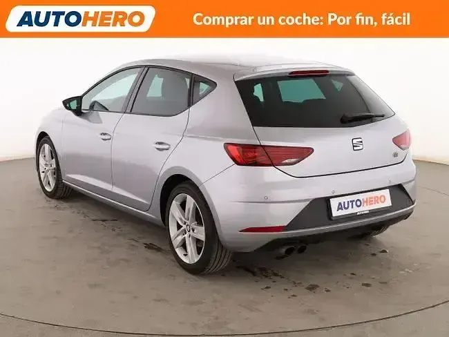 Usado Seat Leon FR 125 CV (91 kW) 2018 Gris Berlina