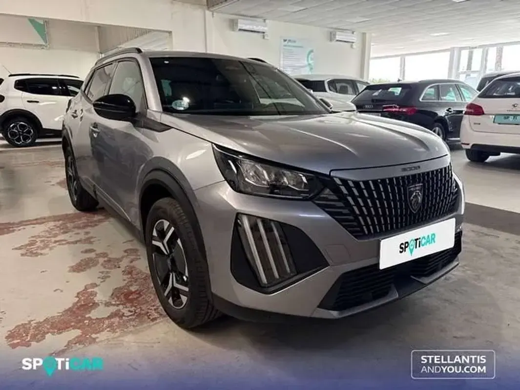 Usado Peugeot 2008 Allure 145 CV (106 kW) 2025 Gris SUV