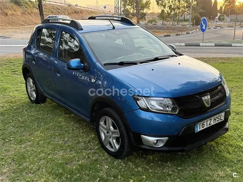 Usado Dacia Sandero Stepway 90 CV (66 kW) 2013 Azul Berlina
