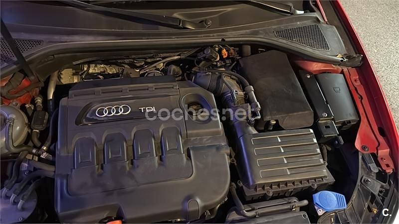 Rojo Usado 2013 Audi A3 Attraction Berlina | 12.500 € (Precio justo) - Imagen 1/4